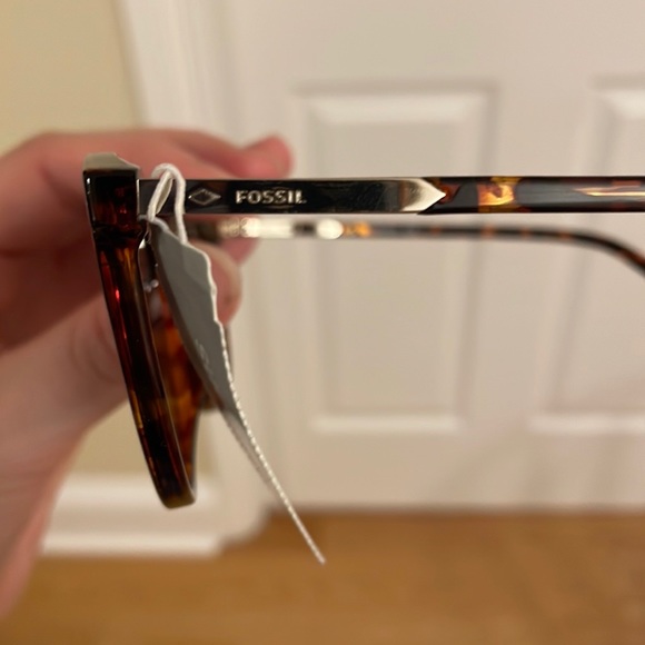 Tortoiseshell Fossil sunglasses NWT - Picture 3 of 6